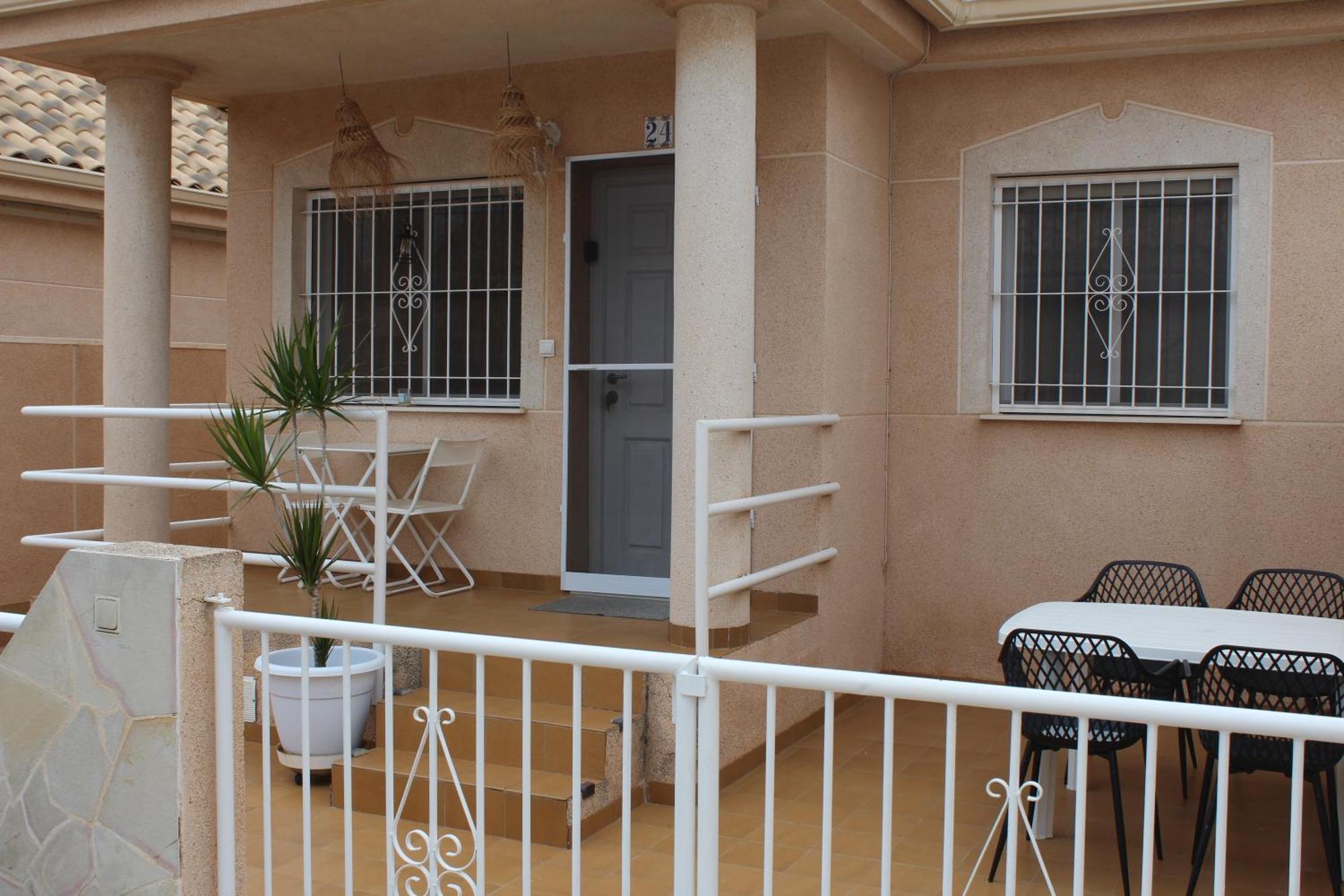 Bungalow With 2 Bedrooms And Roof Terrace In The Center Of La Zenia. Free Wifi. Orihuela Luaran gambar